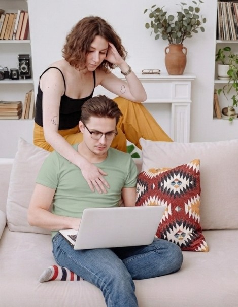 Picture of a couple on a Zoom call